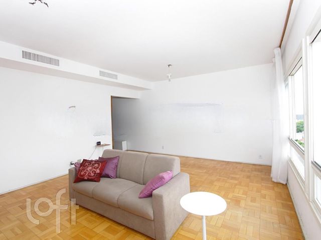 Apartamento com 134m², 3 dormitórios, 1 suíte, 1 vaga, Moinhos de Vento em Porto Alegre