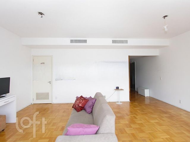 Apartamento com 134m², 3 dormitórios, 1 suíte, 1 vaga, Moinhos de Vento em Porto Alegre