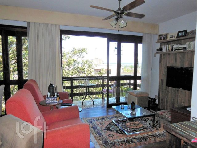 Apartamento com 134m², 3 dormitórios, 1 suíte, 2 vagas, Menino Deus em Porto Alegre