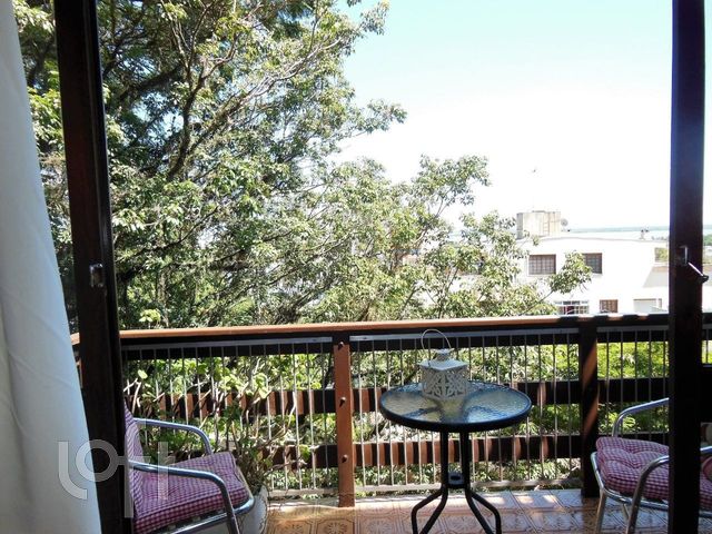 Apartamento com 134m², 3 dormitórios, 1 suíte, 2 vagas, Menino Deus em Porto Alegre