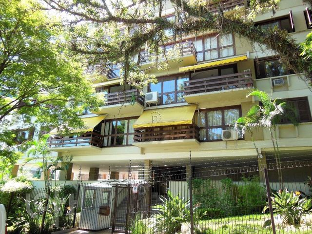 Apartamento com 134m², 3 dormitórios, 1 suíte, 2 vagas, Menino Deus em Porto Alegre