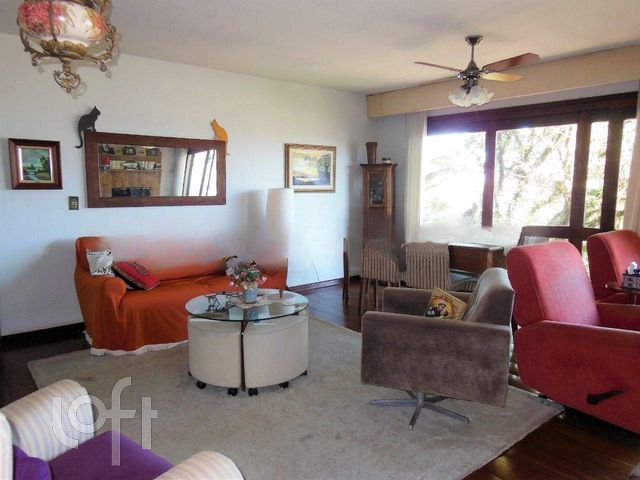 Apartamento com 134m², 3 dormitórios, 1 suíte, 2 vagas, Menino Deus em Porto Alegre