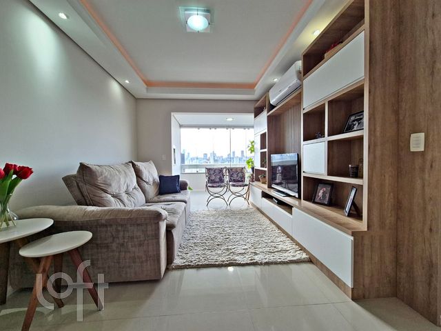 Apartamento com 80m², 2 dormitórios, 1 vaga, Rio Branco em Novo Hamburgo