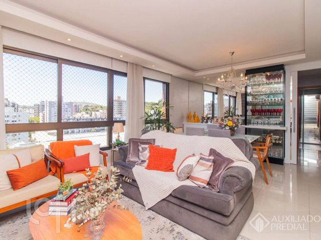 Apartamento com 86m², 3 dormitórios, 1 suíte, 2 vagas, Menino Deus em Porto Alegre