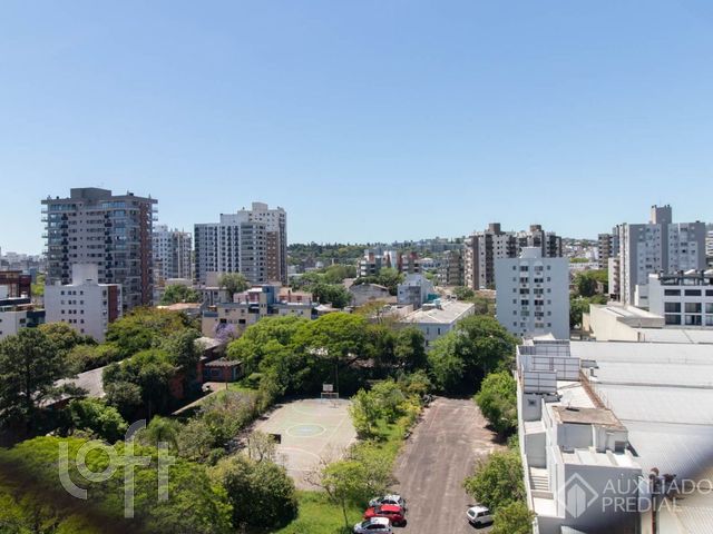 Apartamento com 86m², 3 dormitórios, 1 suíte, 2 vagas, Menino Deus em Porto Alegre