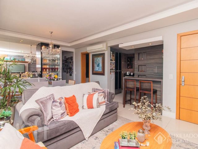 Apartamento com 86m², 3 dormitórios, 1 suíte, 2 vagas, Menino Deus em Porto Alegre