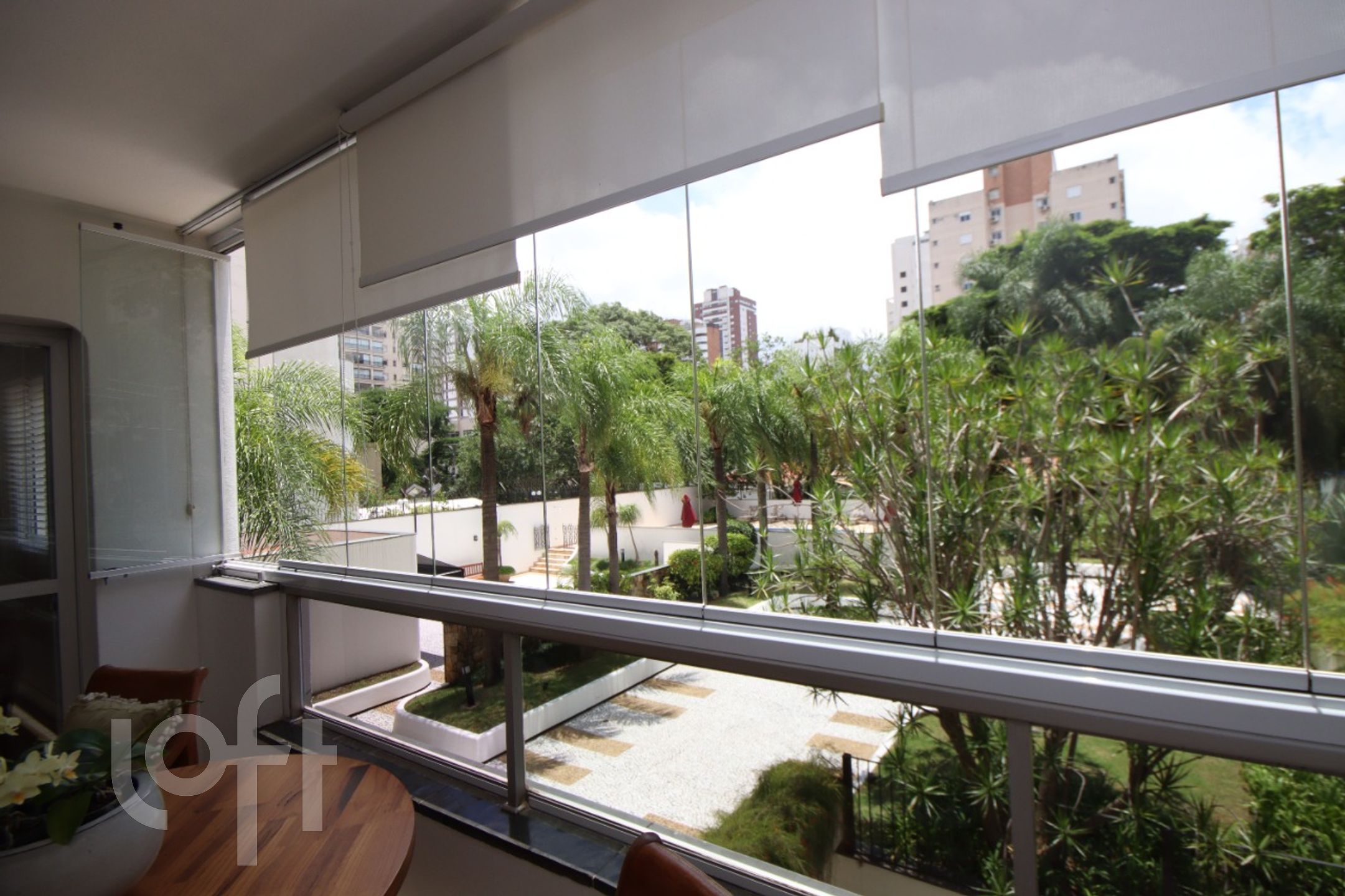 Apartamento à venda com 4 quartos, 240m² - Foto 2