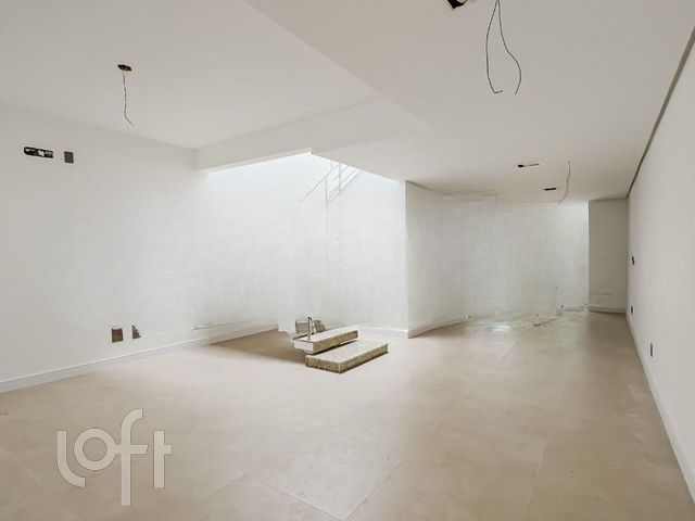 Casa com 184m², 3 dormitórios, 3 suítes, 3 vagas, Chácara das Pedras em Porto Alegre