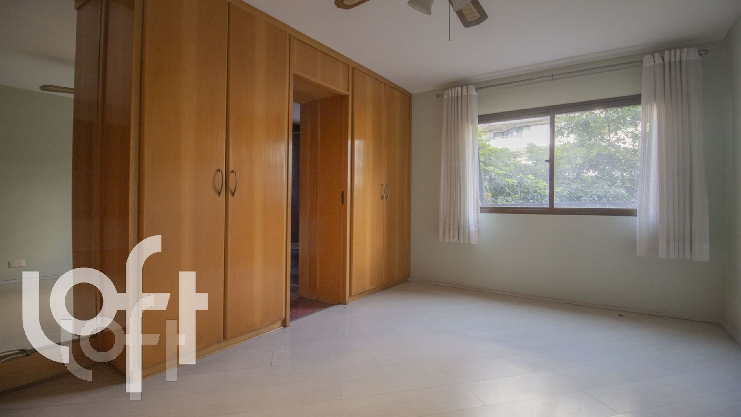 Apartamento à venda com 4 quartos, 198m² - Foto 3