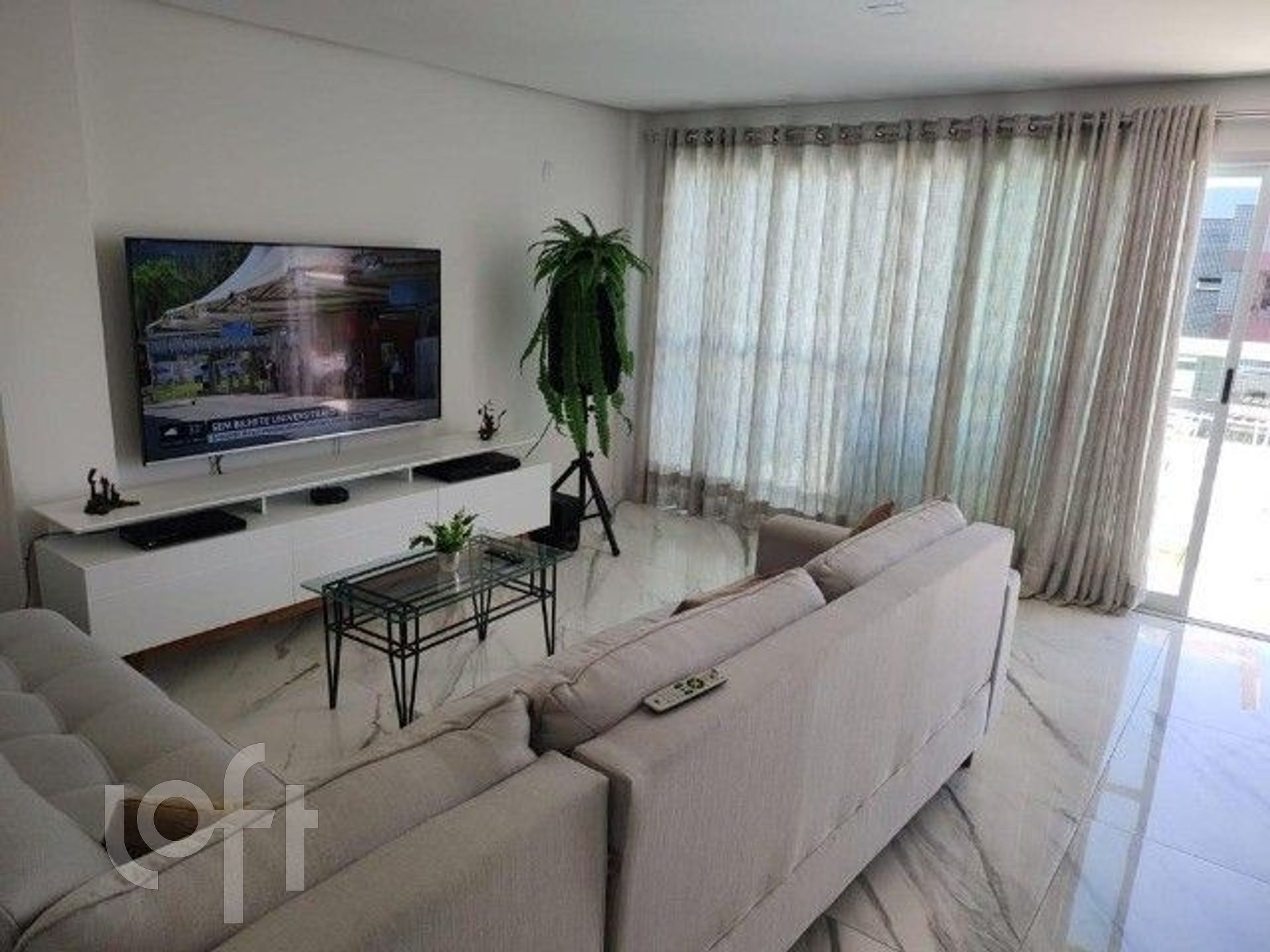 Apartamento à venda com 4 quartos, 180m² - Foto 1