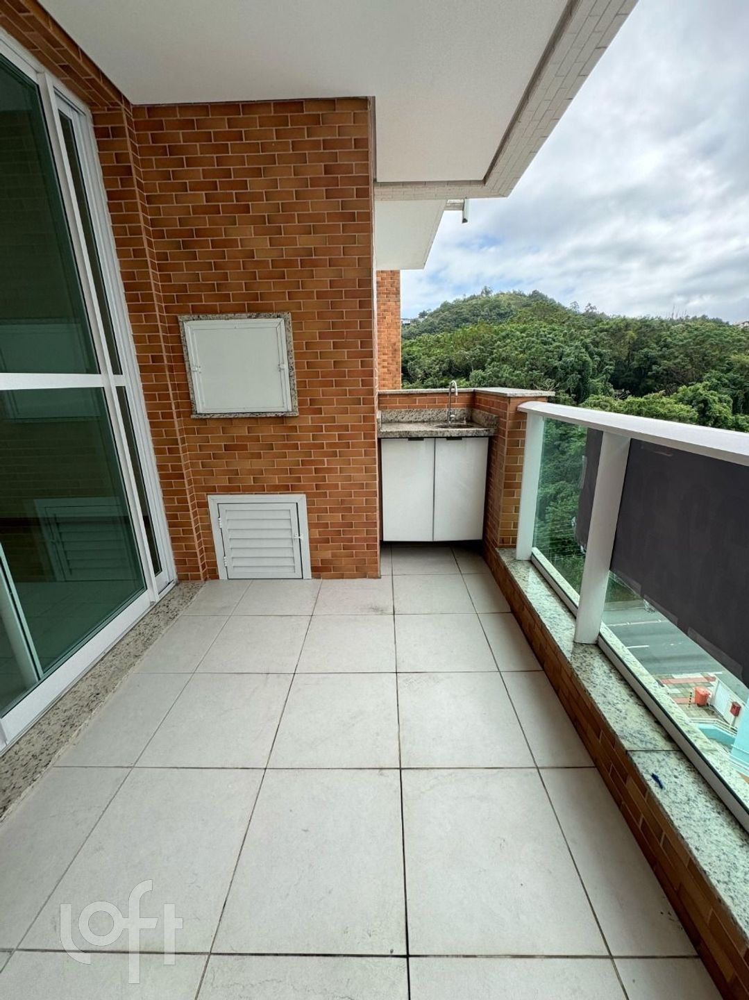 Apartamento à venda em Pantanal com 68 m², 2 quartos, 1 suíte