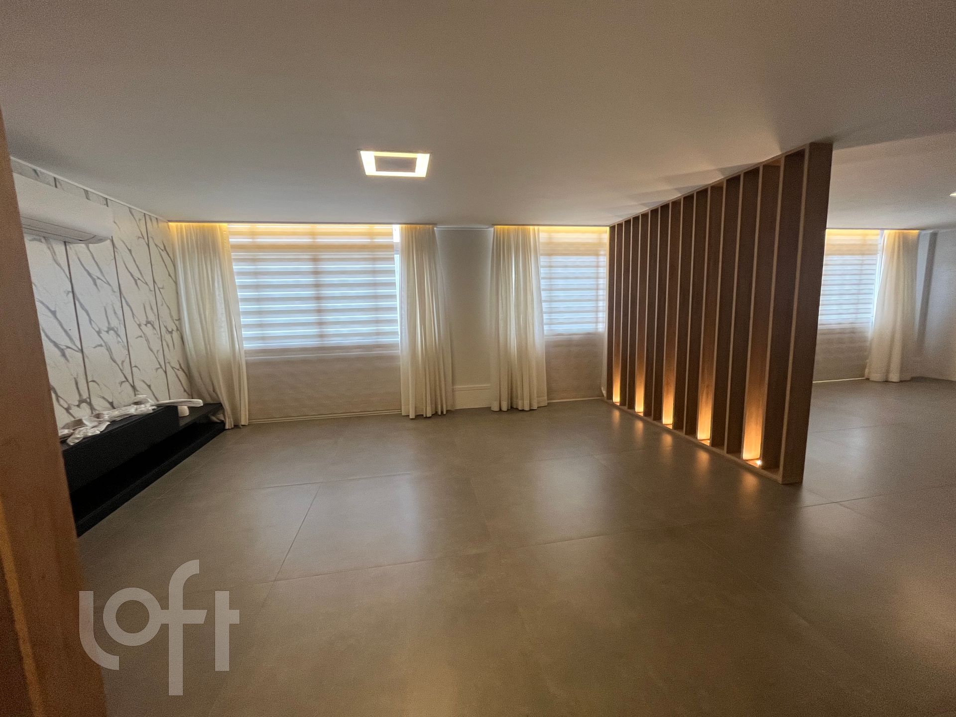 Apartamento à venda com 1 quarto, 306m² - Foto 1