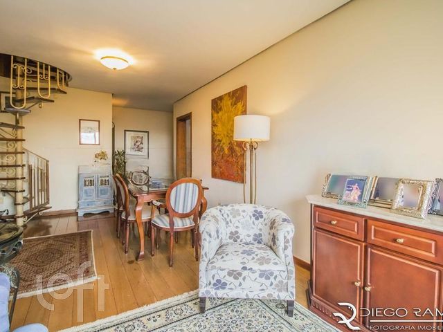 Apartamento com 223m², 3 dormitórios, 1 suíte, 2 vagas, Boa Vista em Porto Alegre