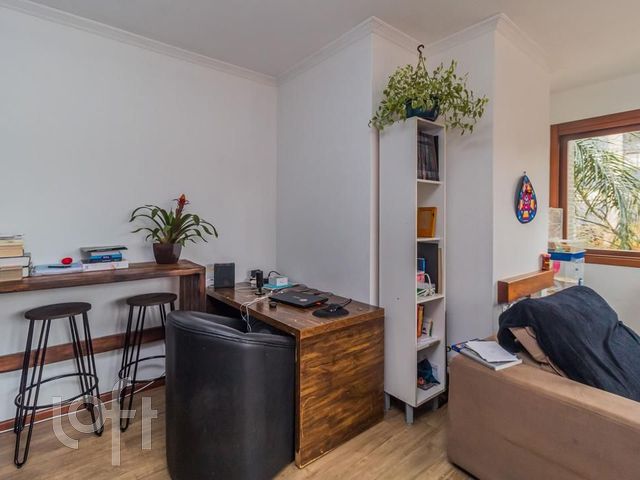 Apartamento com 115m², 3 dormitórios, 1 suíte, 2 vagas, Petrópolis em Porto Alegre