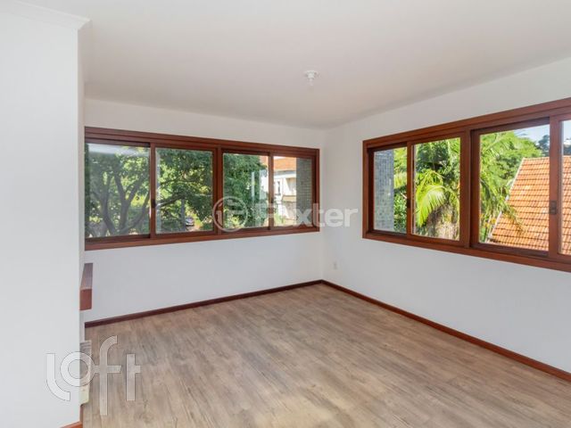 Apartamento com 115m², 3 dormitórios, 1 suíte, 2 vagas, Petrópolis em Porto Alegre