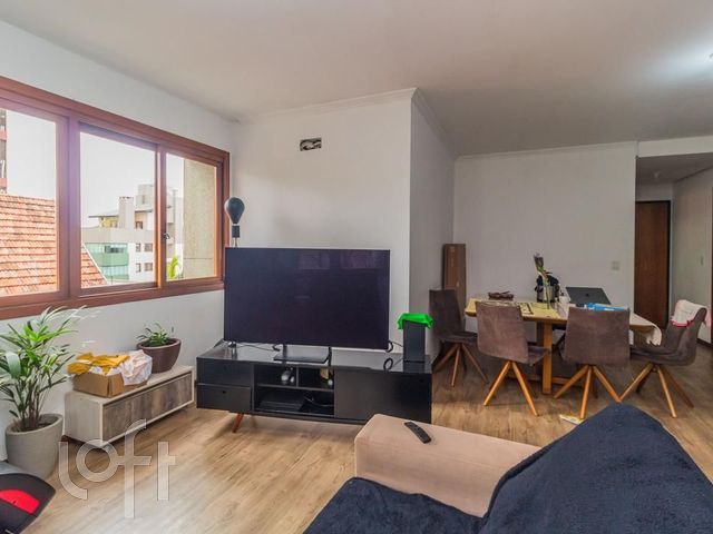 Apartamento com 115m², 3 dormitórios, 1 suíte, 2 vagas, Petrópolis em Porto Alegre