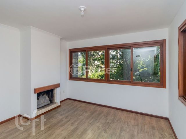 Apartamento com 115m², 3 dormitórios, 1 suíte, 2 vagas, Petrópolis em Porto Alegre