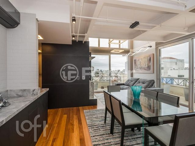 Apartamento com 105m², 1 dormitório, 1 suíte, 2 vagas, Moinhos de Vento em Porto Alegre