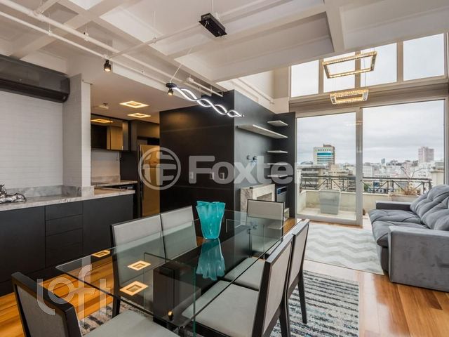 Apartamento com 105m², 1 dormitório, 1 suíte, 2 vagas, Moinhos de Vento em Porto Alegre