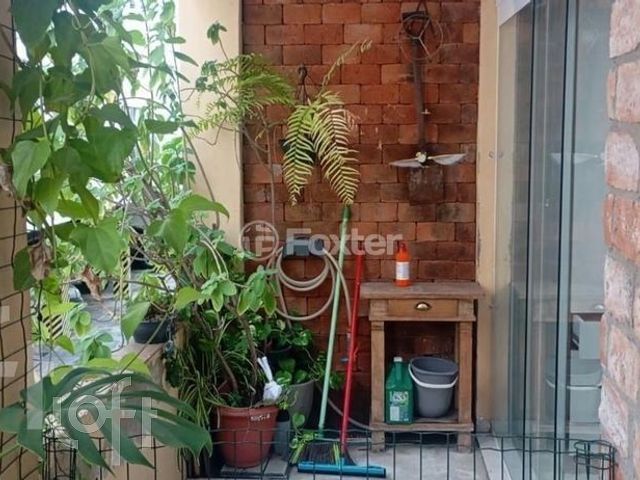 Apartamento com 60m², 2 dormitórios, Santa Cecília em Porto Alegre