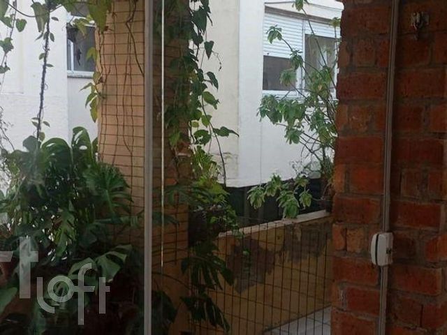 Apartamento com 60m², 2 dormitórios, Santa Cecília em Porto Alegre