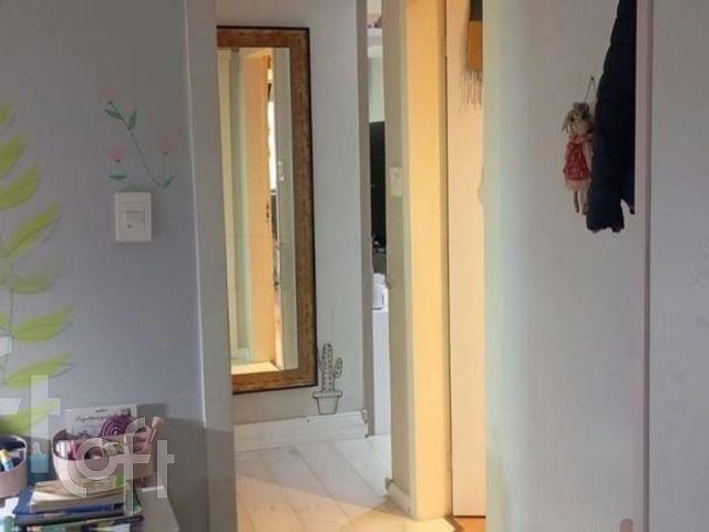 Apartamento com 60m², 2 dormitórios, Santa Cecília em Porto Alegre