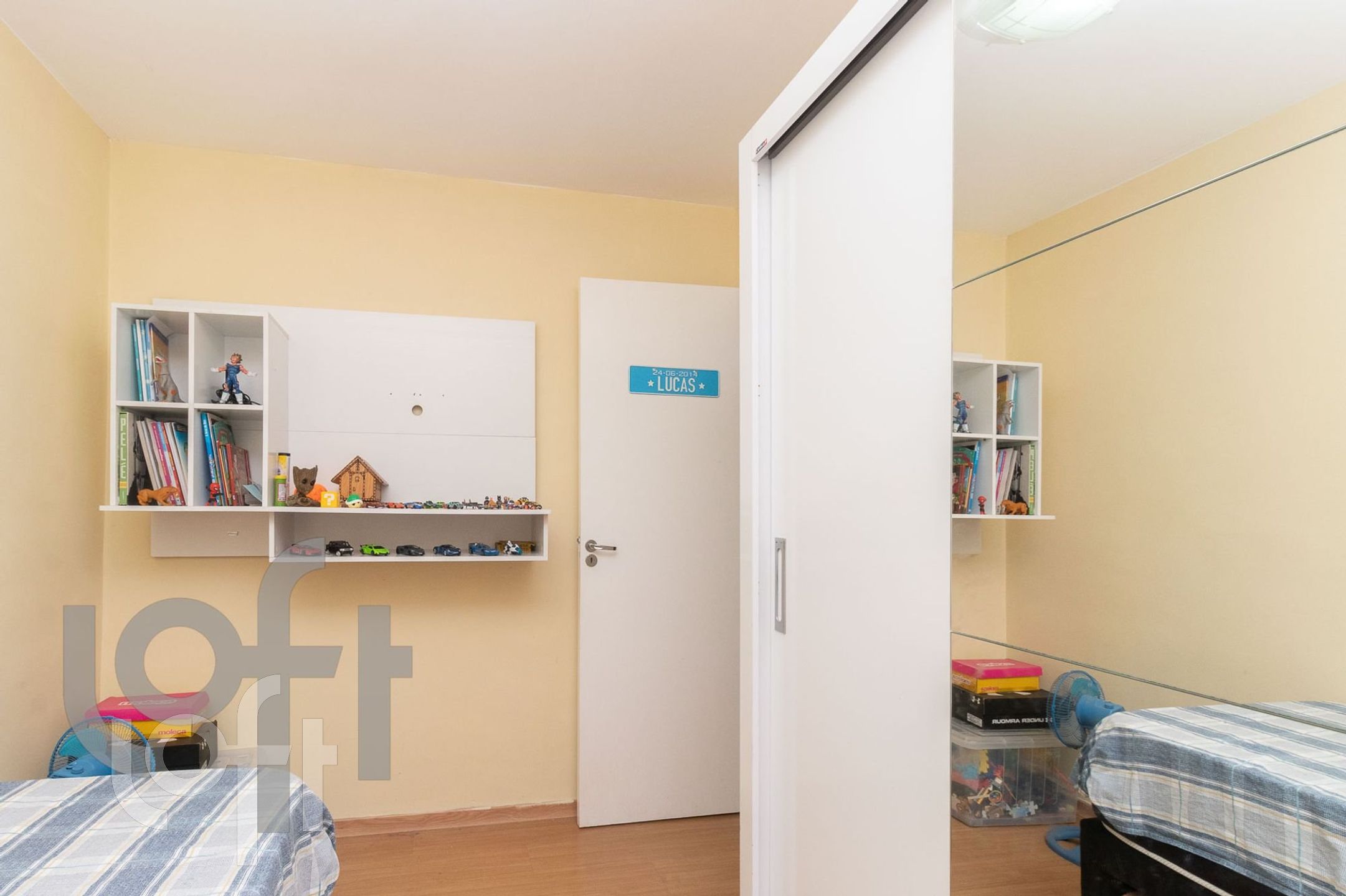 Apartamento à venda com 2 quartos, 42m² - Foto 2