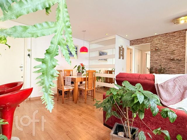 Apartamento com 65m², 2 dormitórios, 1 suíte, 1 vaga, Vila Ipiranga em Porto Alegre