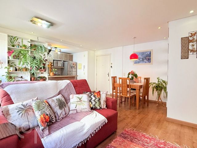 Apartamento com 65m², 2 dormitórios, 1 suíte, 1 vaga, Vila Ipiranga em Porto Alegre