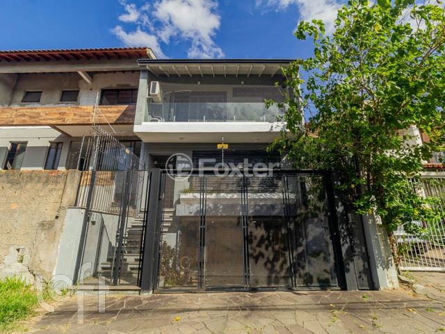 Casa com 252m², 3 dormitórios, 3 suítes, 2 vagas, Chácara das Pedras em Porto Alegre
