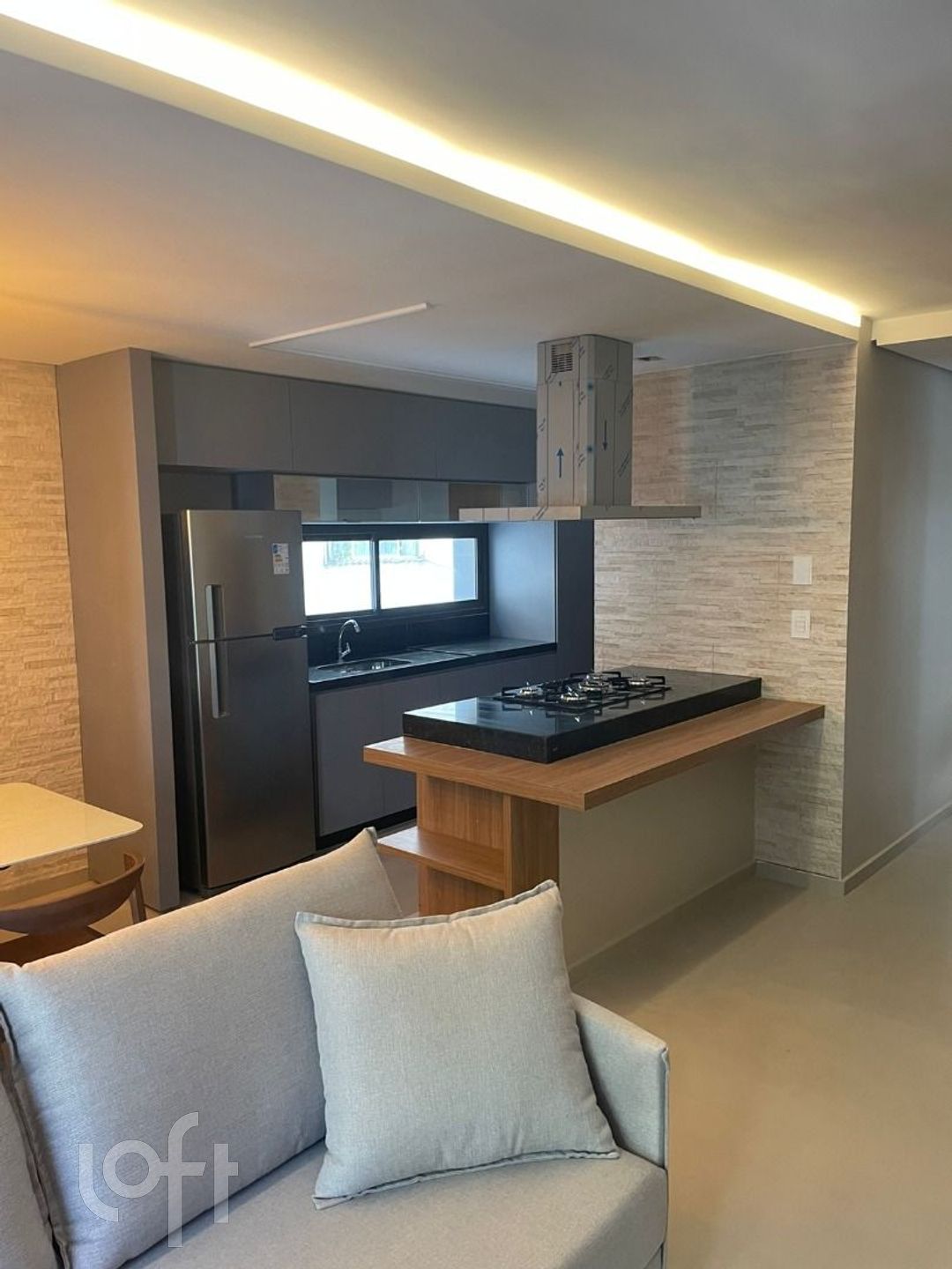 Apartamento à venda com 2 quartos, 73m² - Foto 2