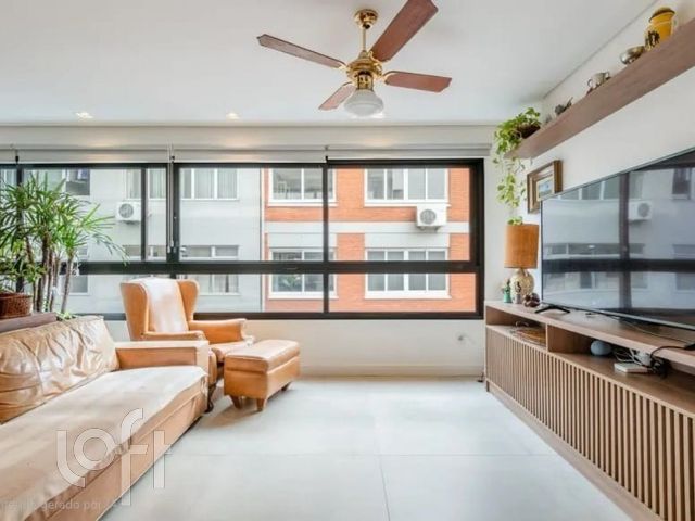 Apartamento com 110m², 2 dormitórios, 2 suítes, 2 vagas, Petrópolis em Porto Alegre