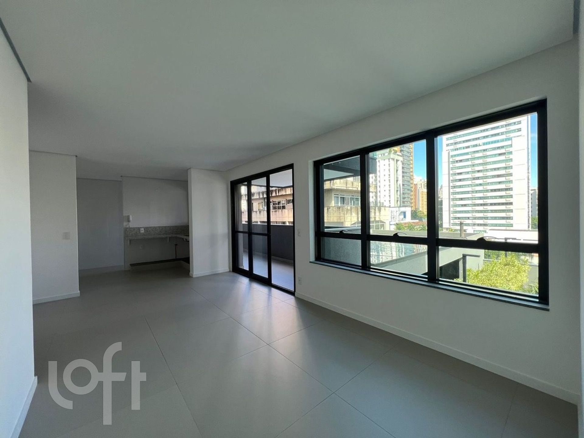 Apartamento à venda com 2 quartos, 89m² - Foto 4