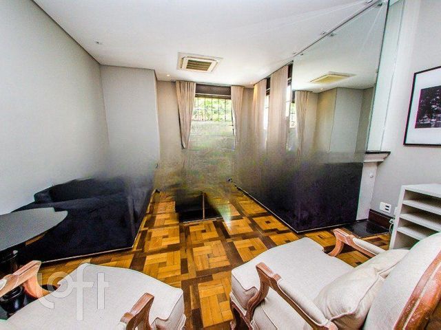 Apartamento com 98m², 2 dormitórios, 2 suítes, 2 vagas, Moinhos de Vento em Porto Alegre