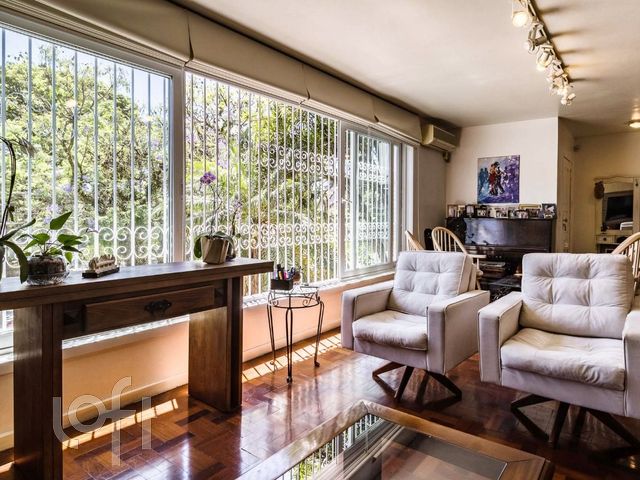 Casa com 300m², 5 dormitórios, 2 suítes, 3 vagas, Chácara das Pedras em Porto Alegre