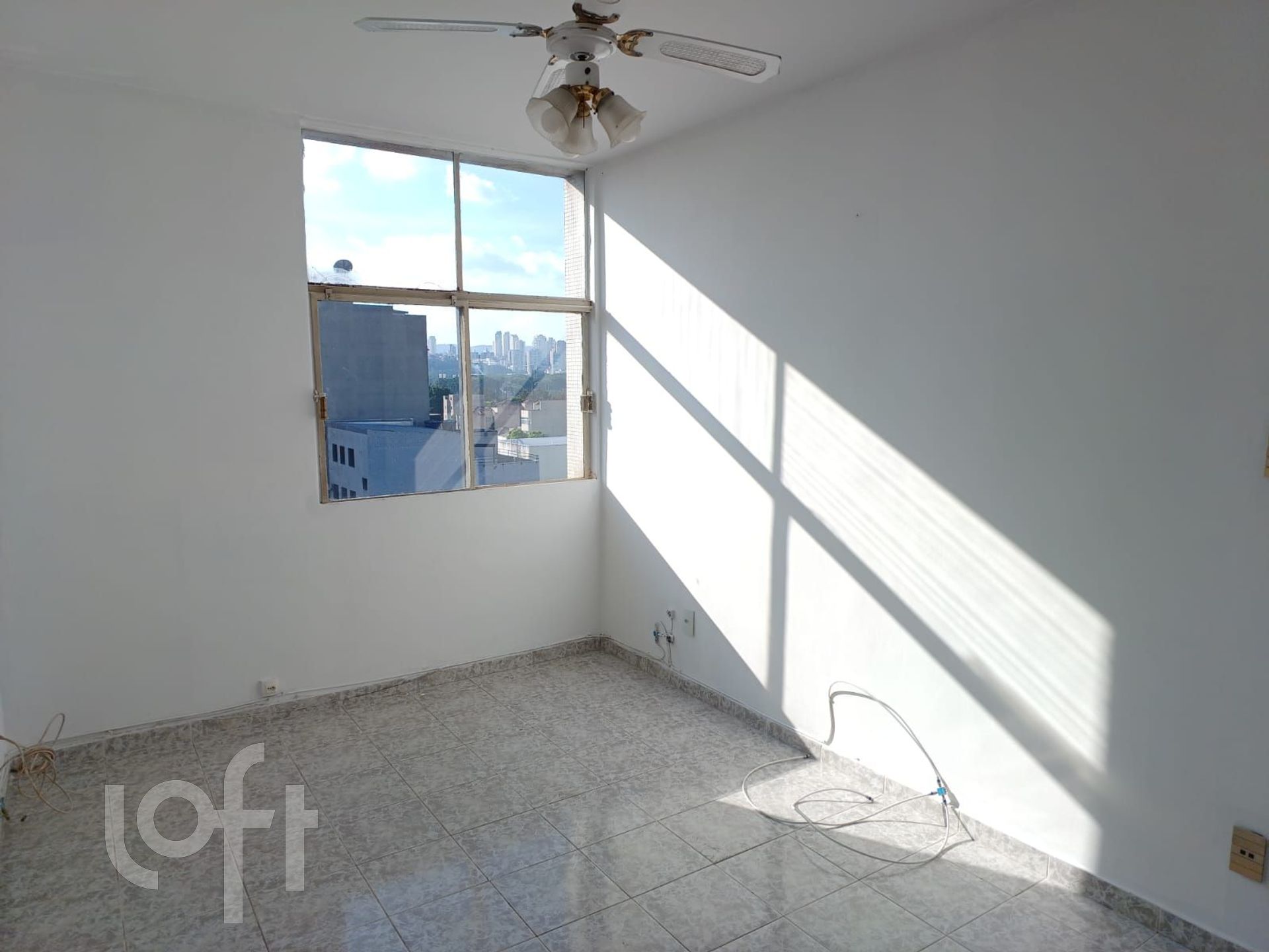 Apartamento à venda com 1 quarto, 42m² - Foto 1