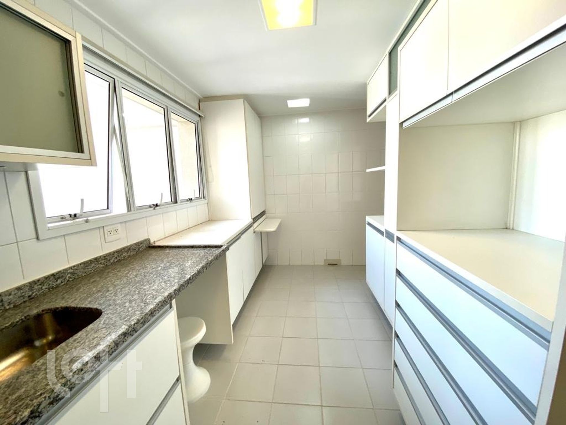 Apartamento à venda com 3 quartos, 191m² - Foto 8