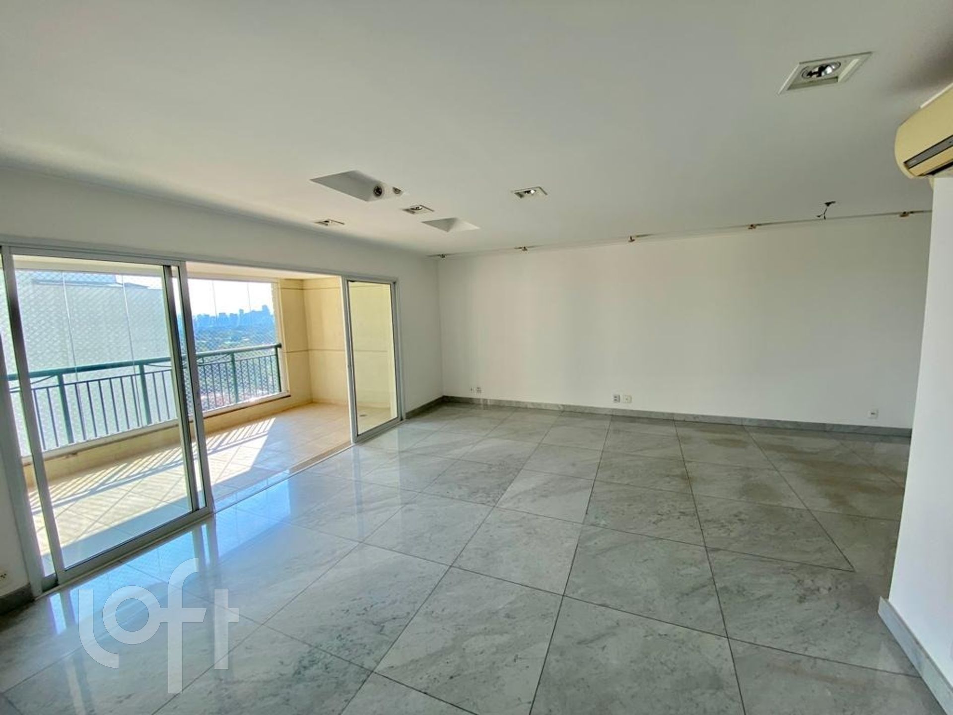 Apartamento à venda com 3 quartos, 191m² - Foto 3