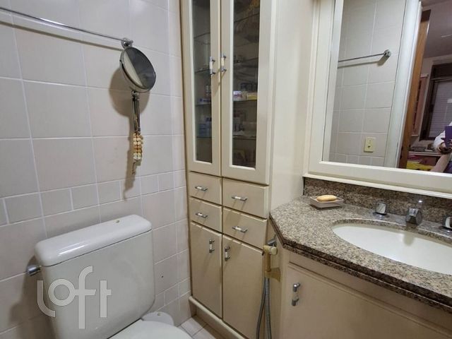 Apartamento com 165m², 3 dormitórios, 1 suíte, 1 vaga, Menino Deus em Porto Alegre