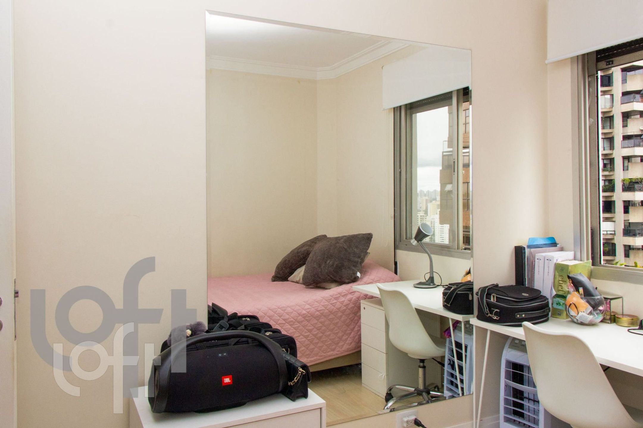 Apartamento à venda com 3 quartos, 130m² - Foto 2