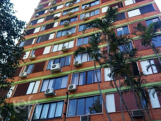 Apartamento com 109m², 3 dormitórios, 1 vaga, Floresta em Porto Alegre