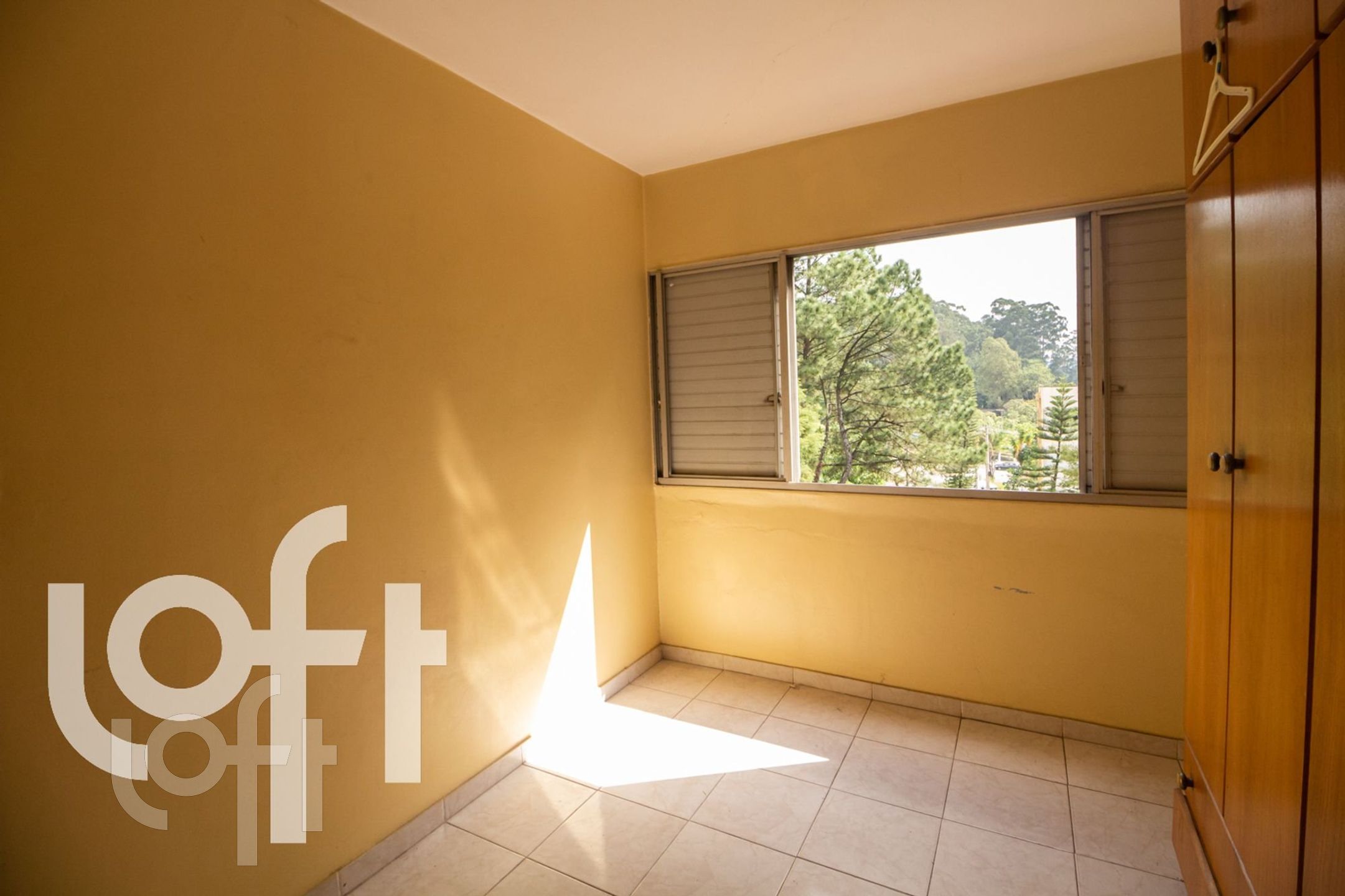 Apartamento à venda com 2 quartos, 72m² - Foto 2