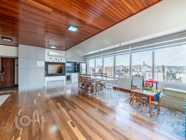 Apartamento com 282m², 3 dormitórios, 1 suíte, 3 vagas, Bela Vista em Porto Alegre