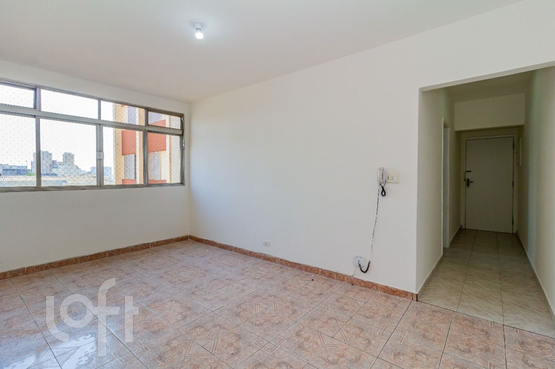 Apartamento à venda com 2 quartos, 75m² - Foto 2