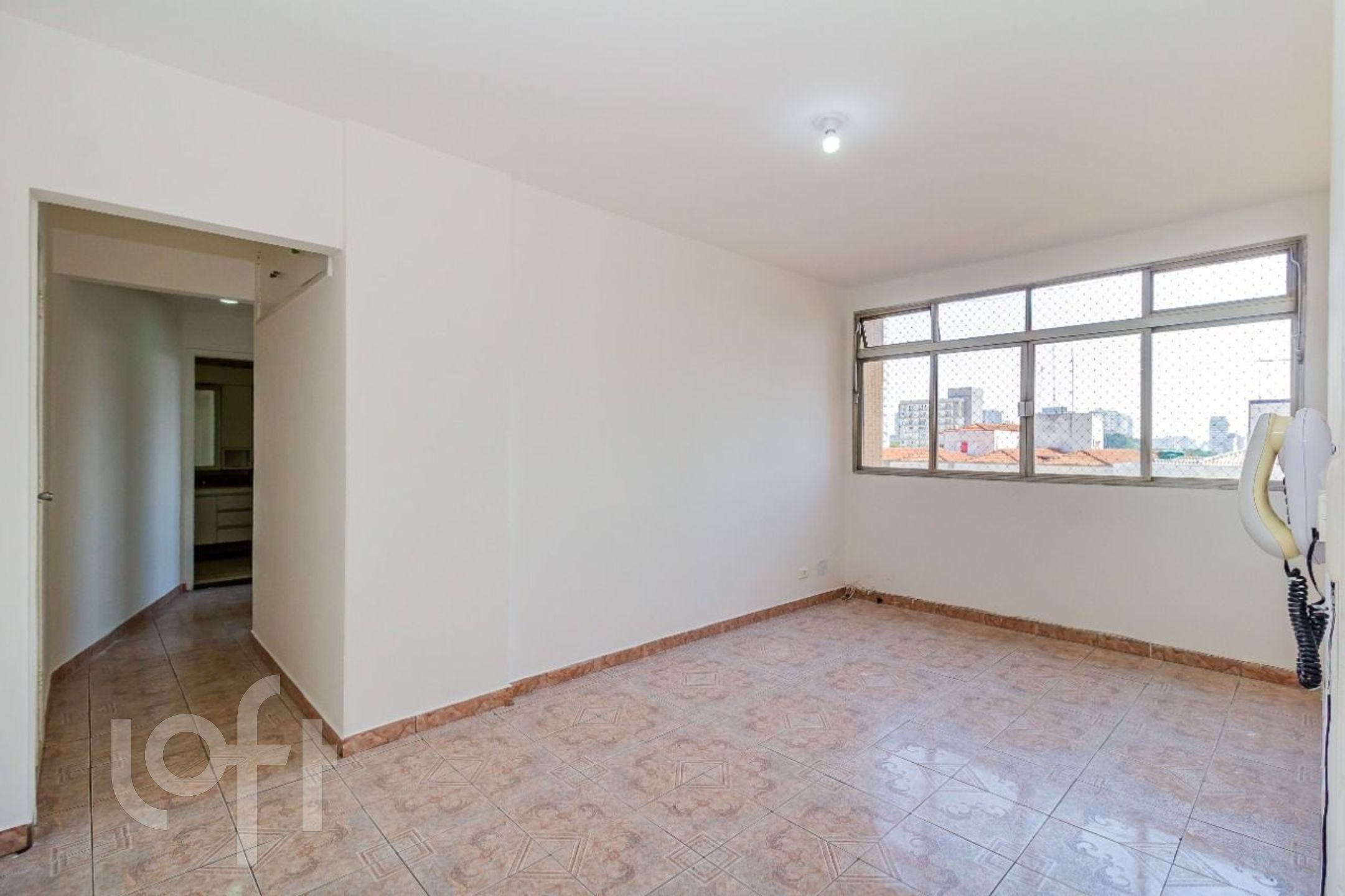 Apartamento à venda com 2 quartos, 75m² - Foto 1