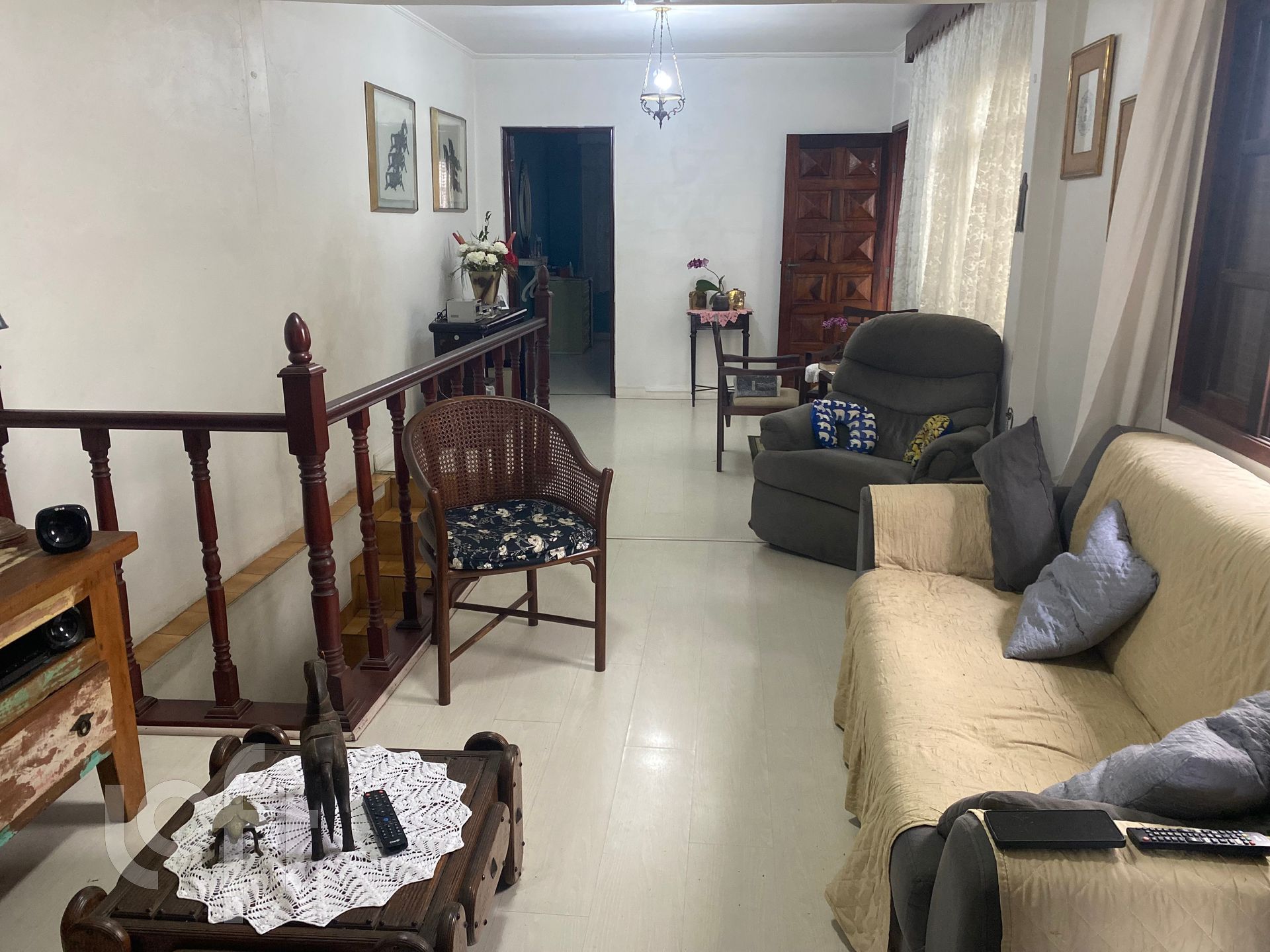 Casa à venda com 3 quartos, 143m² - Foto 1