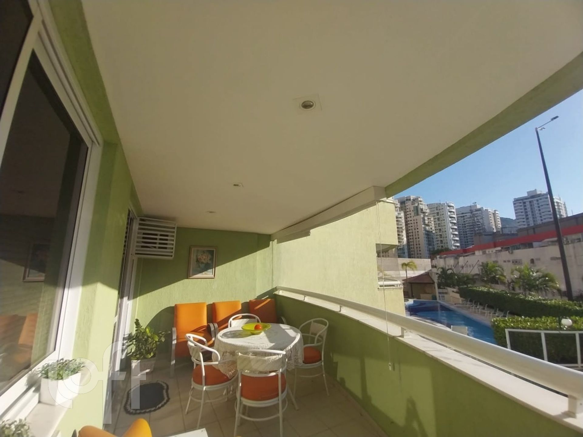 Apartamento à venda com 3 quartos, 104m² - Foto 2