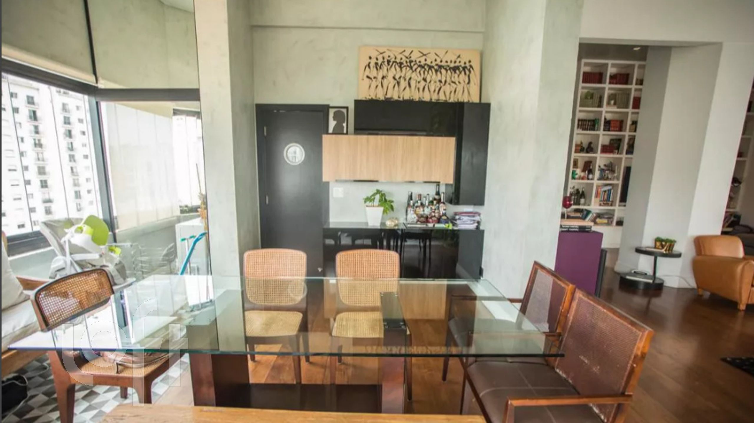 Apartamento à venda com 3 quartos, 185m² - Foto 2