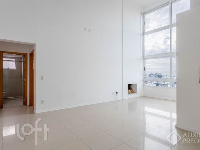 Apartamento com 77m², 2 dormitórios, 1 suíte, 2 vagas, Rio Branco em Porto Alegre