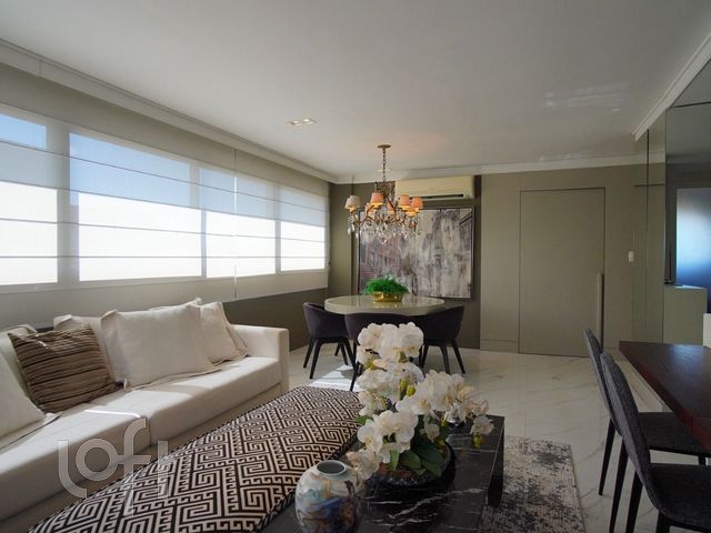 Apartamento com 90m², 2 dormitórios, 2 suítes, 2 vagas, Petrópolis em Porto Alegre